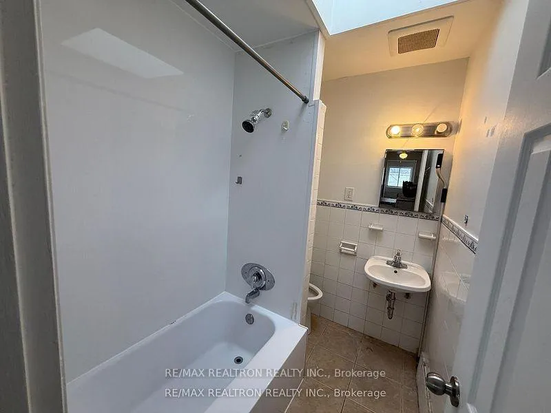 Photo 8 of Unit 2, 331 Oakwood Avenue, Toronto, Oakwood Village — HOMEH