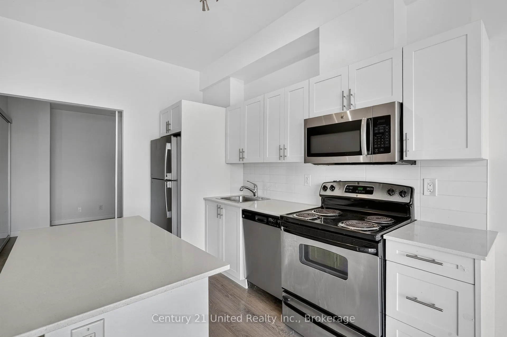Photo 3 of Unit 422, 100 Bond Street E, Oshawa, O'Neill — HOMEH