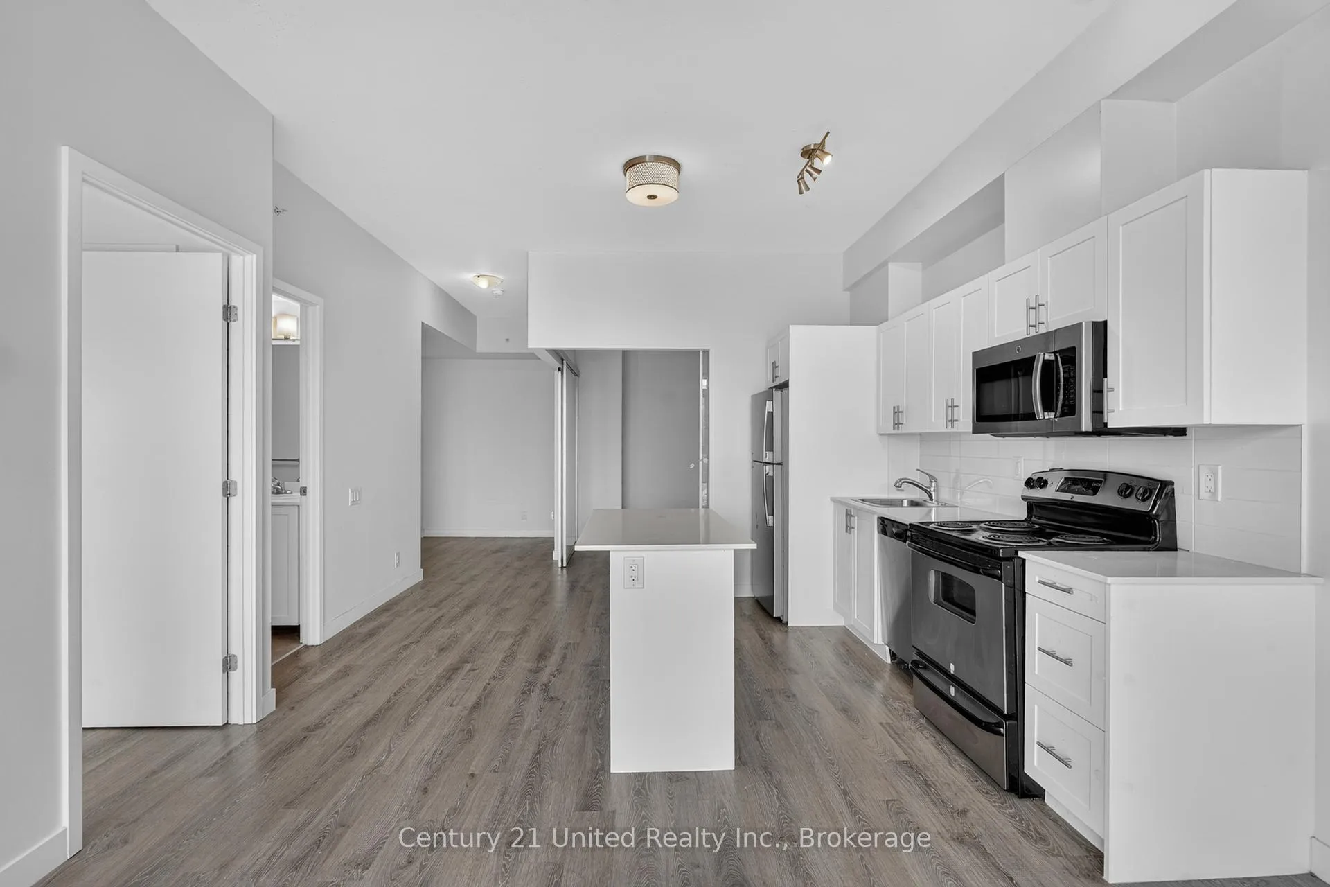 Photo 4 of Unit 422, 100 Bond Street E, Oshawa, O'Neill — HOMEH