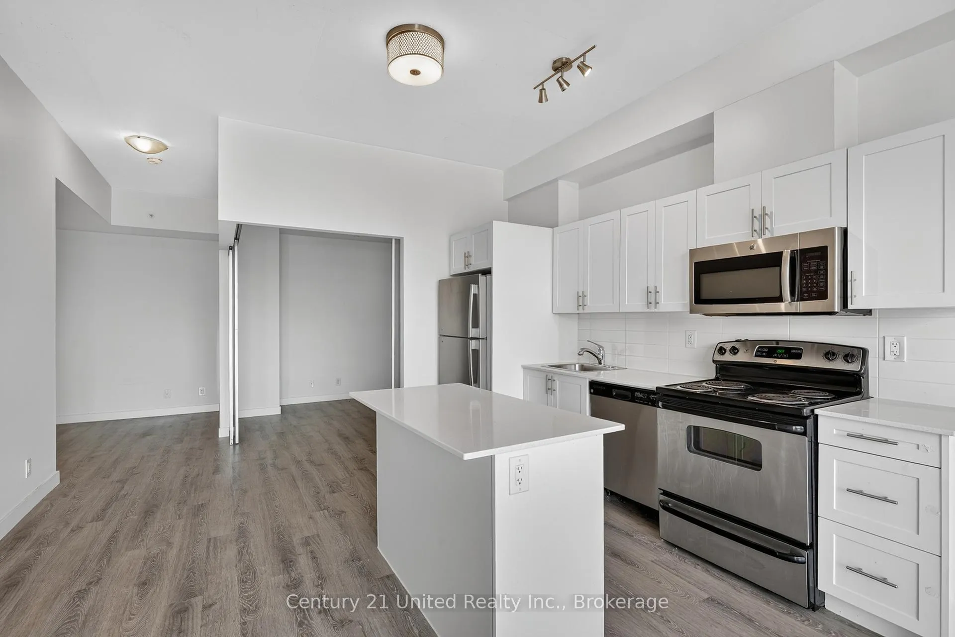 Photo 5 of Unit 422, 100 Bond Street E, Oshawa, O'Neill — HOMEH