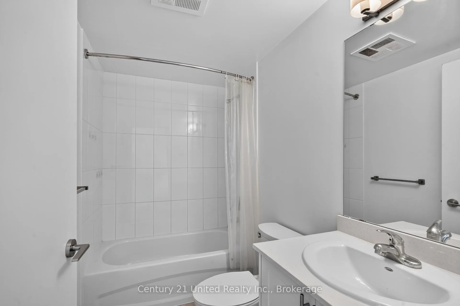Photo 8 of Unit 422, 100 Bond Street E, Oshawa, O'Neill — HOMEH