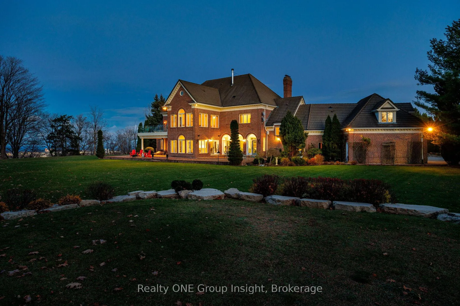 Photo 4 of 75 Ridge Road, Hamilton, Rural Stoney Creek — HOMEH