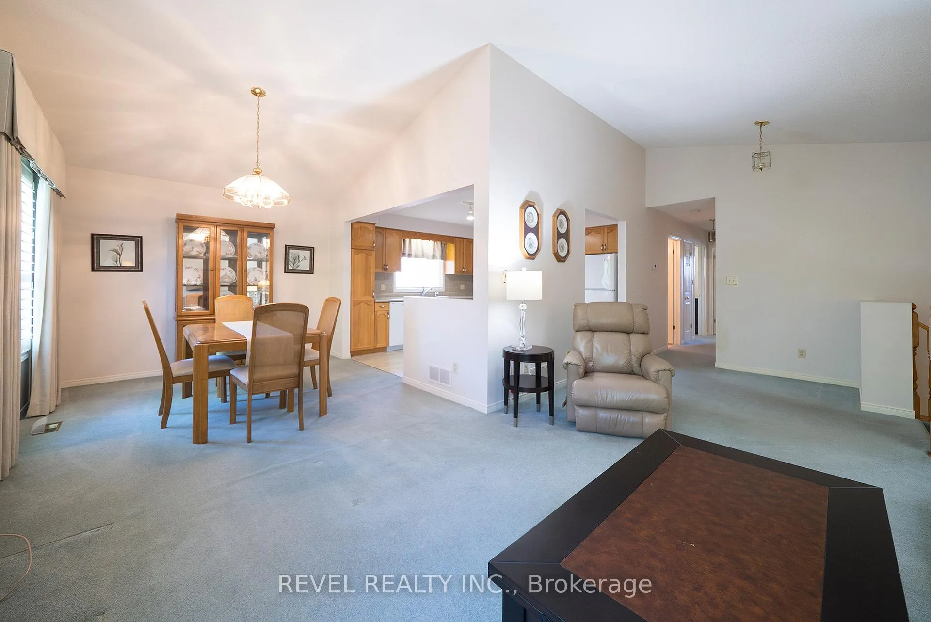 Photo 6 of 23 Trillium Way, Brantford — HOMEH