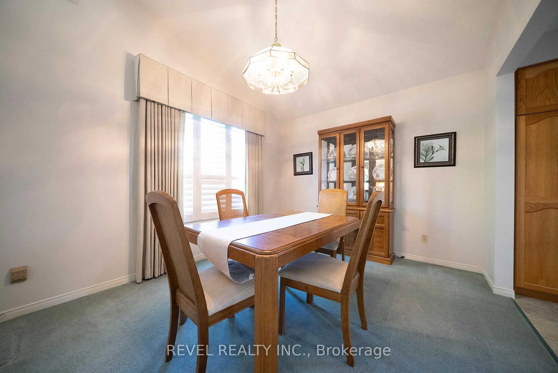 Photo 7 of 23 Trillium Way, Brantford — HOMEH