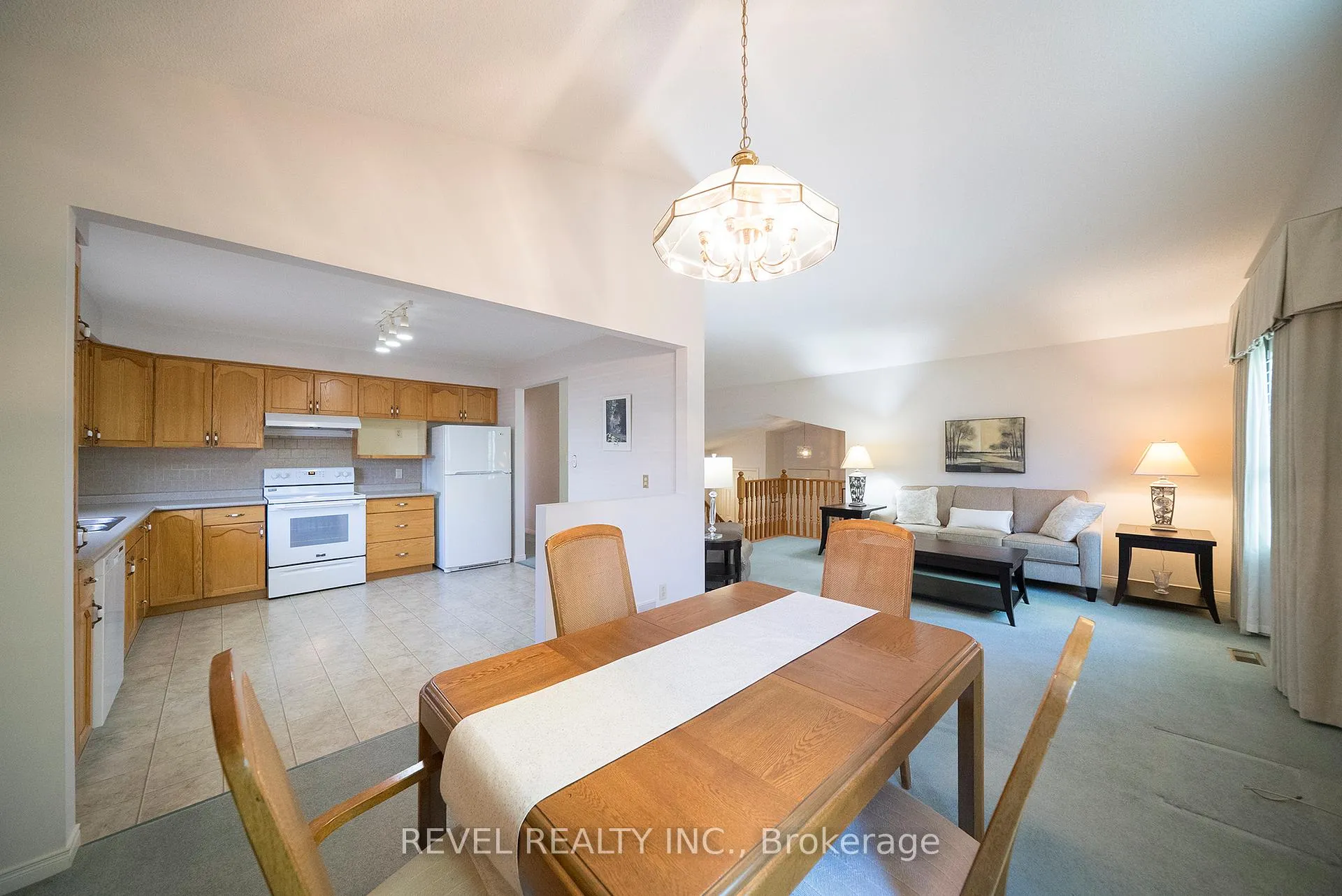 Photo 8 of 23 Trillium Way, Brantford — HOMEH