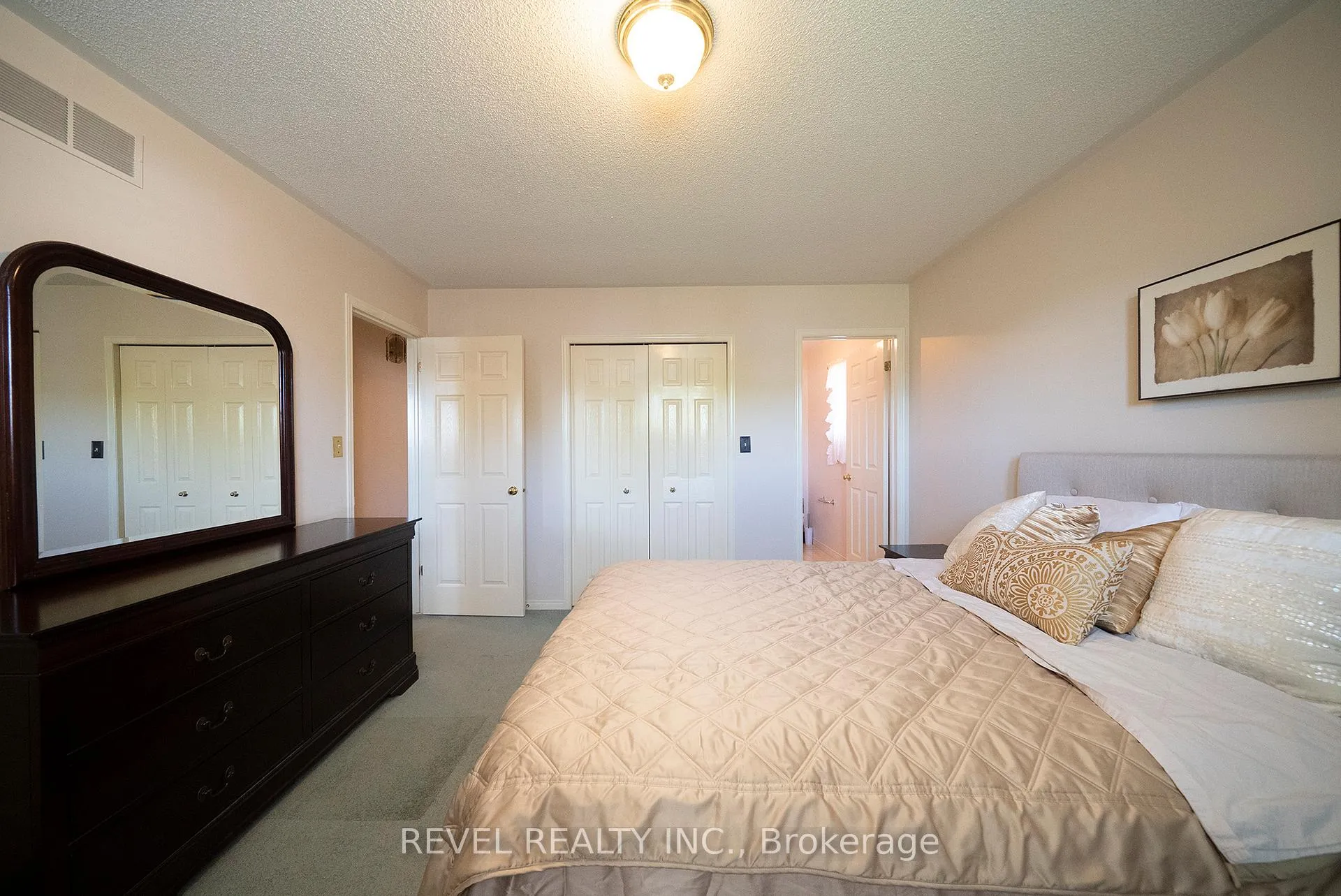 Photo 13 of 23 Trillium Way, Brantford — HOMEH