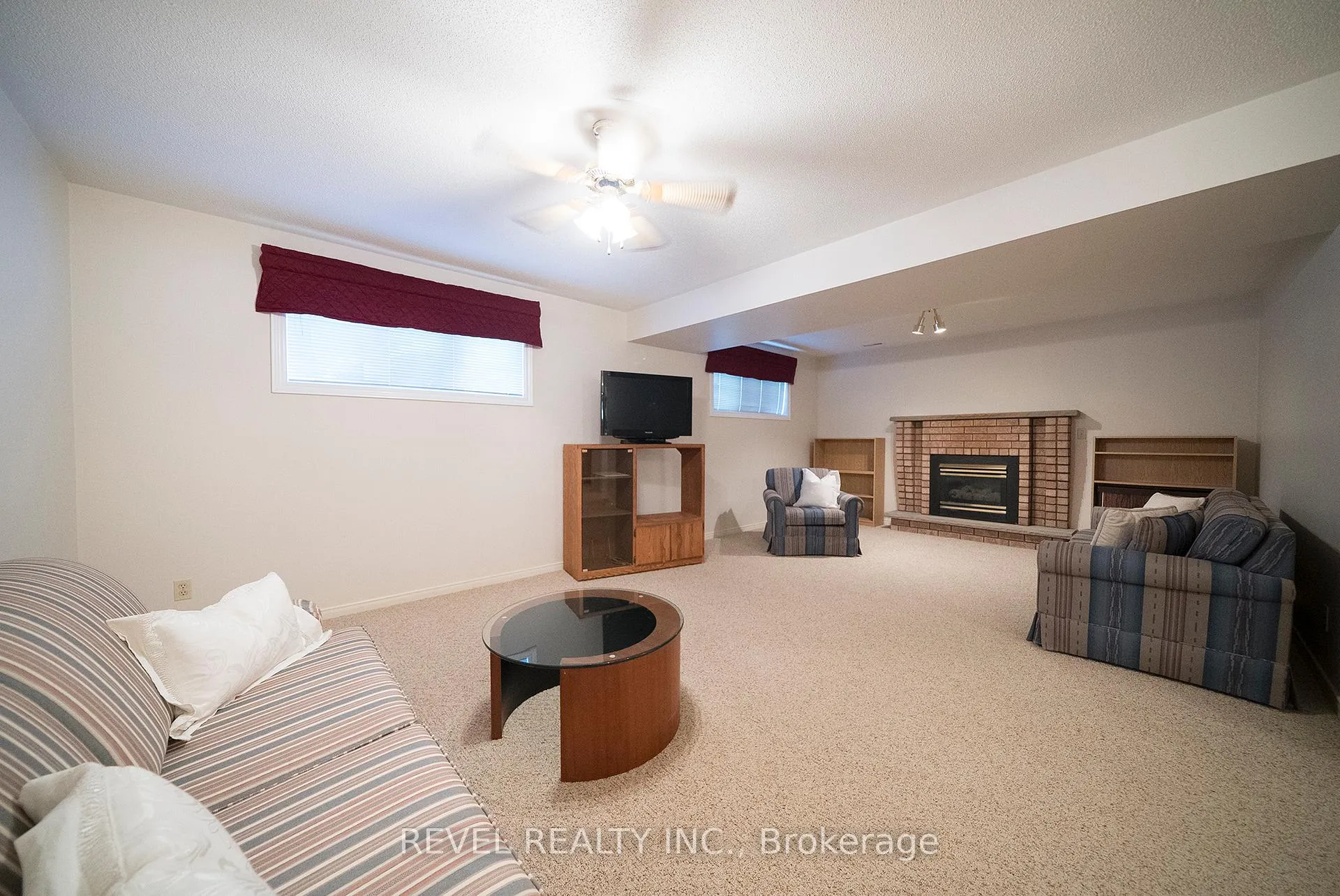 Photo 21 of 23 Trillium Way, Brantford — HOMEH