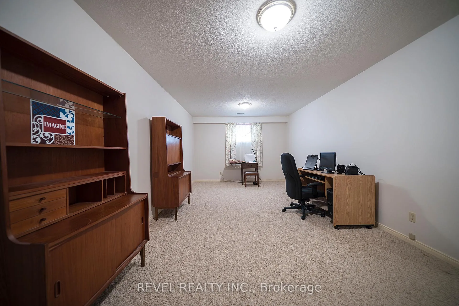 Photo 24 of 23 Trillium Way, Brantford — HOMEH
