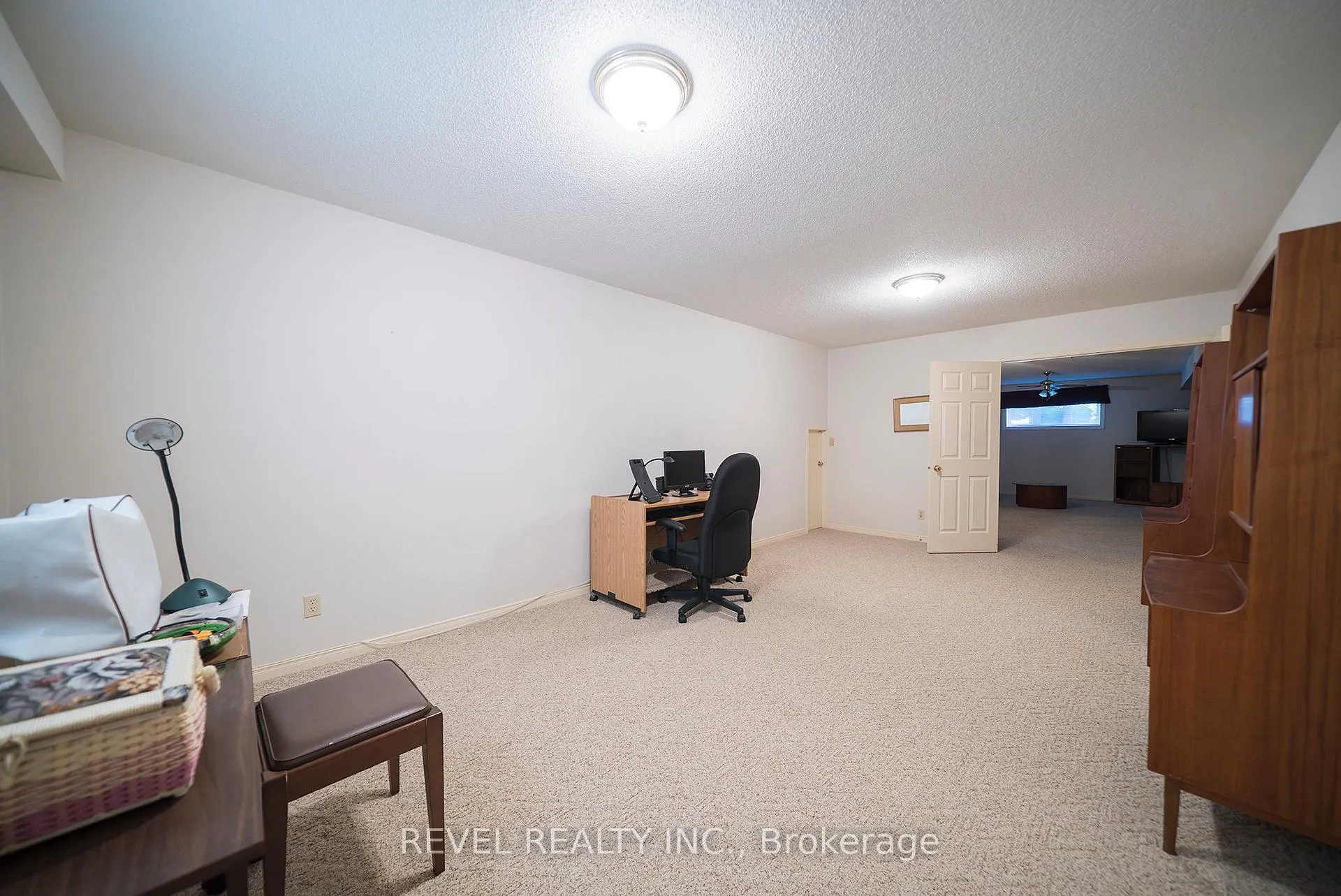 Photo 25 of 23 Trillium Way, Brantford — HOMEH