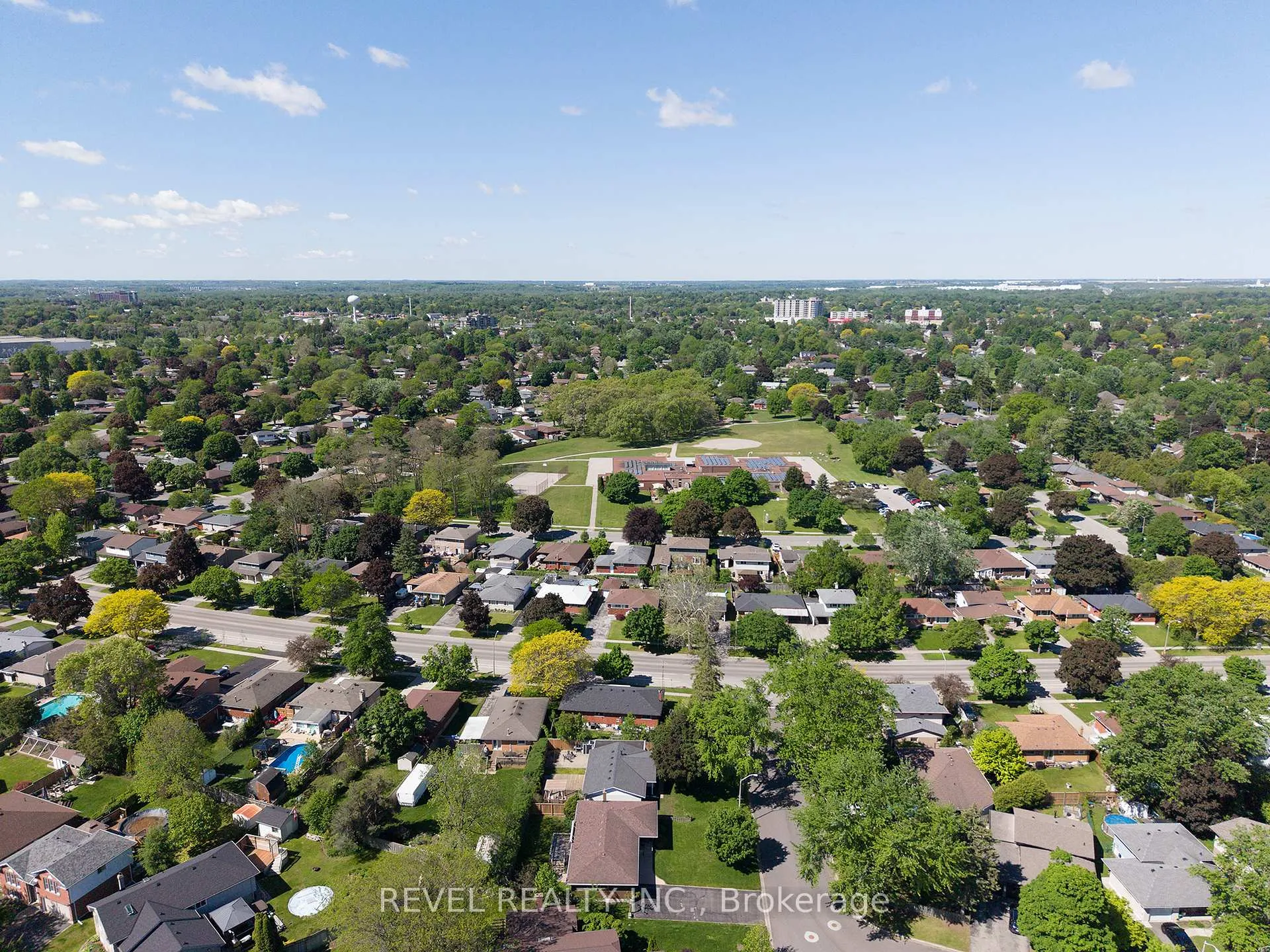 Photo 37 of 23 Trillium Way, Brantford — HOMEH