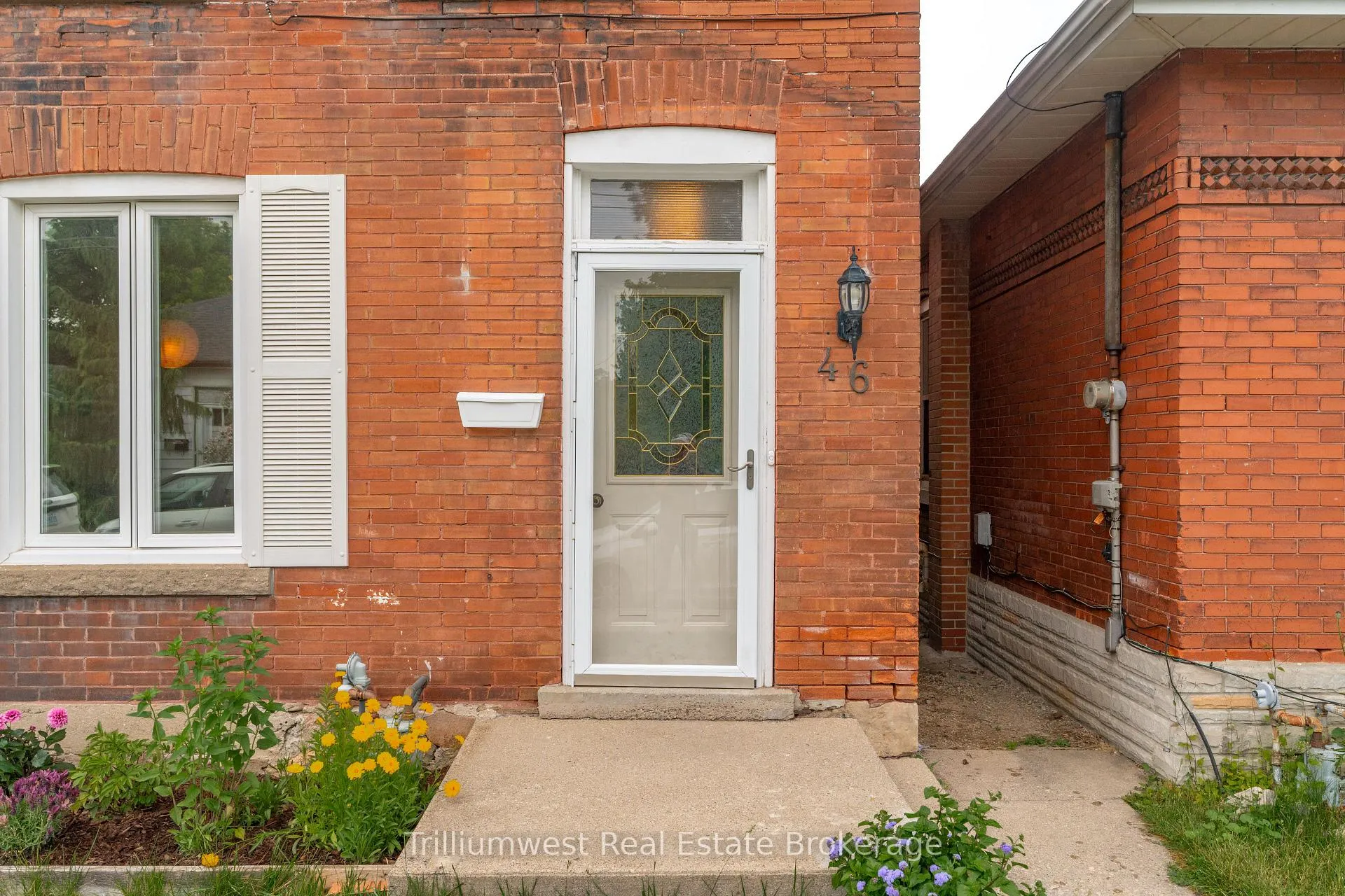 Photo 4 of 46 Manitoba Street, Guelph, St. Patrick's Ward — HOMEH