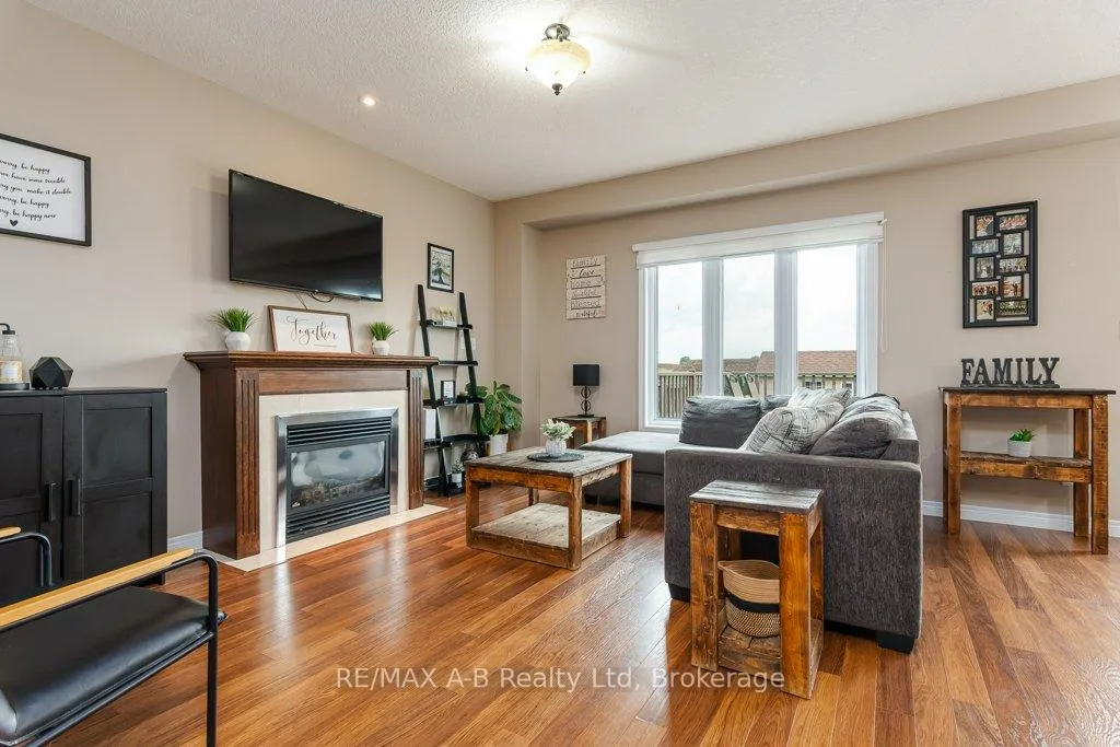 Photo 5 of 44 Brown Street, Stratford — HOMEH
