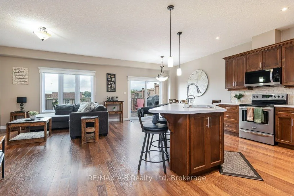 Photo 10 of 44 Brown Street, Stratford — HOMEH