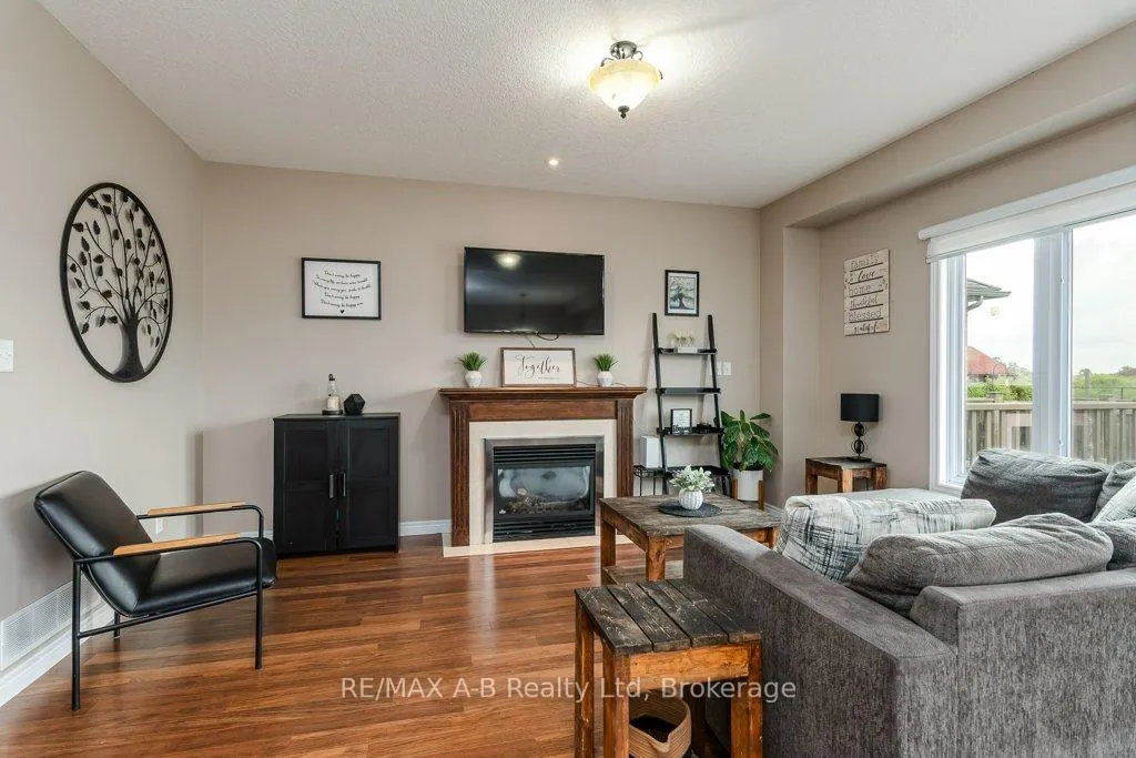 Photo 11 of 44 Brown Street, Stratford — HOMEH