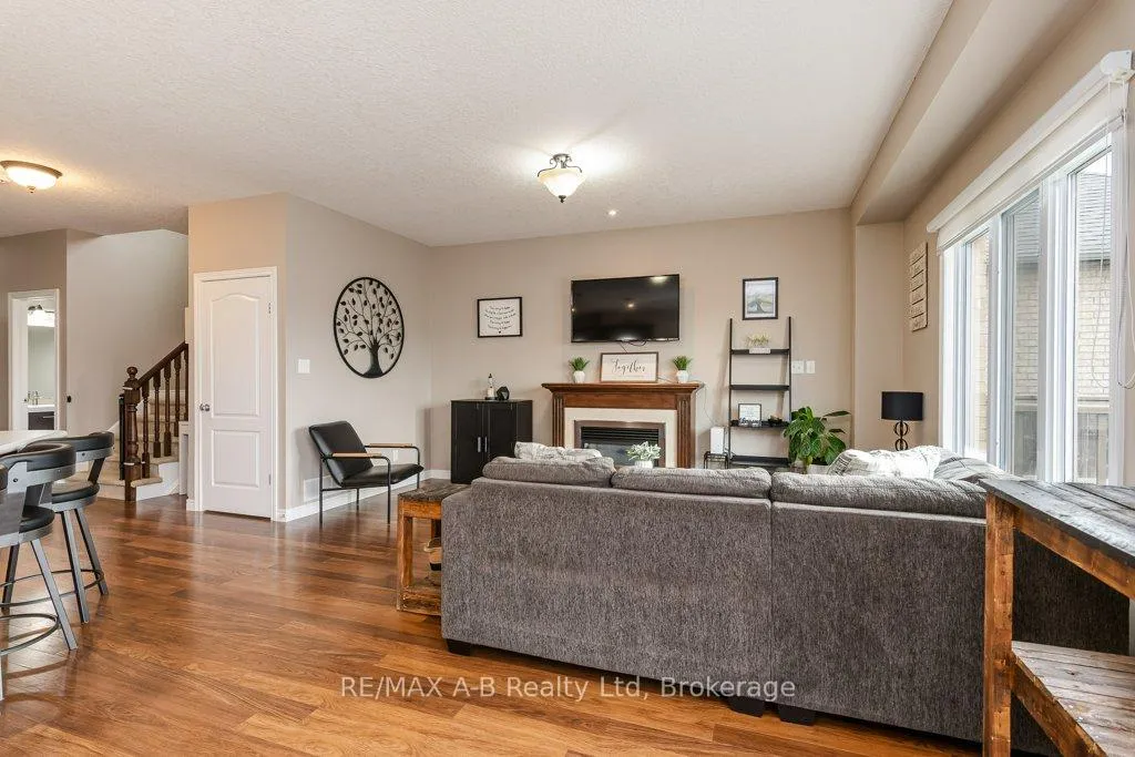 Photo 12 of 44 Brown Street, Stratford — HOMEH