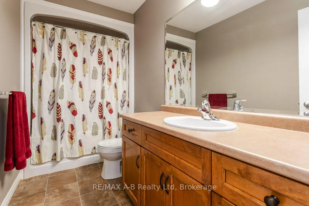Photo 25 of 44 Brown Street, Stratford — HOMEH