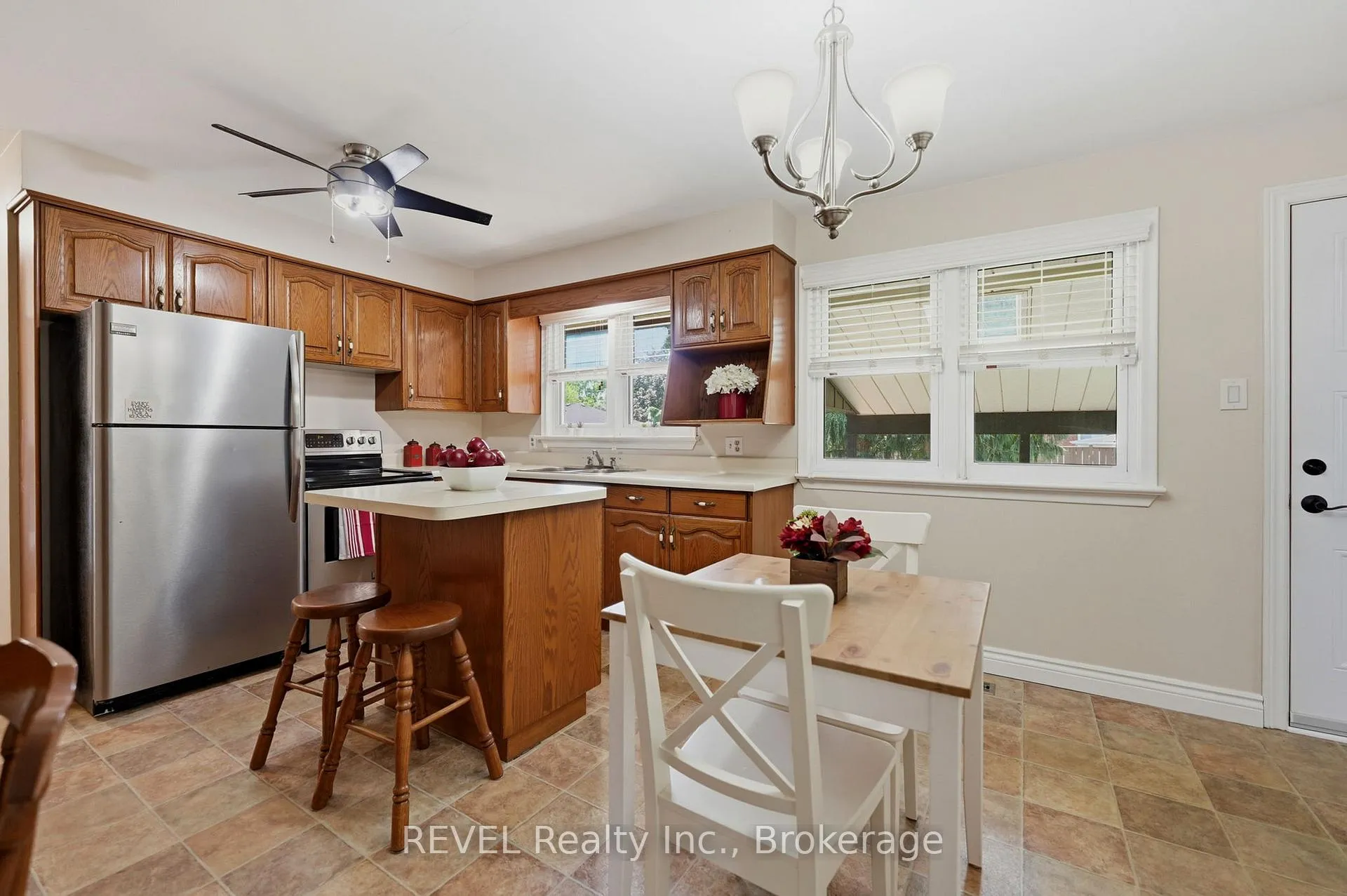 Photo 11 of 5 Greenhill Drive, Thorold, Thorold Downtown — HOMEH