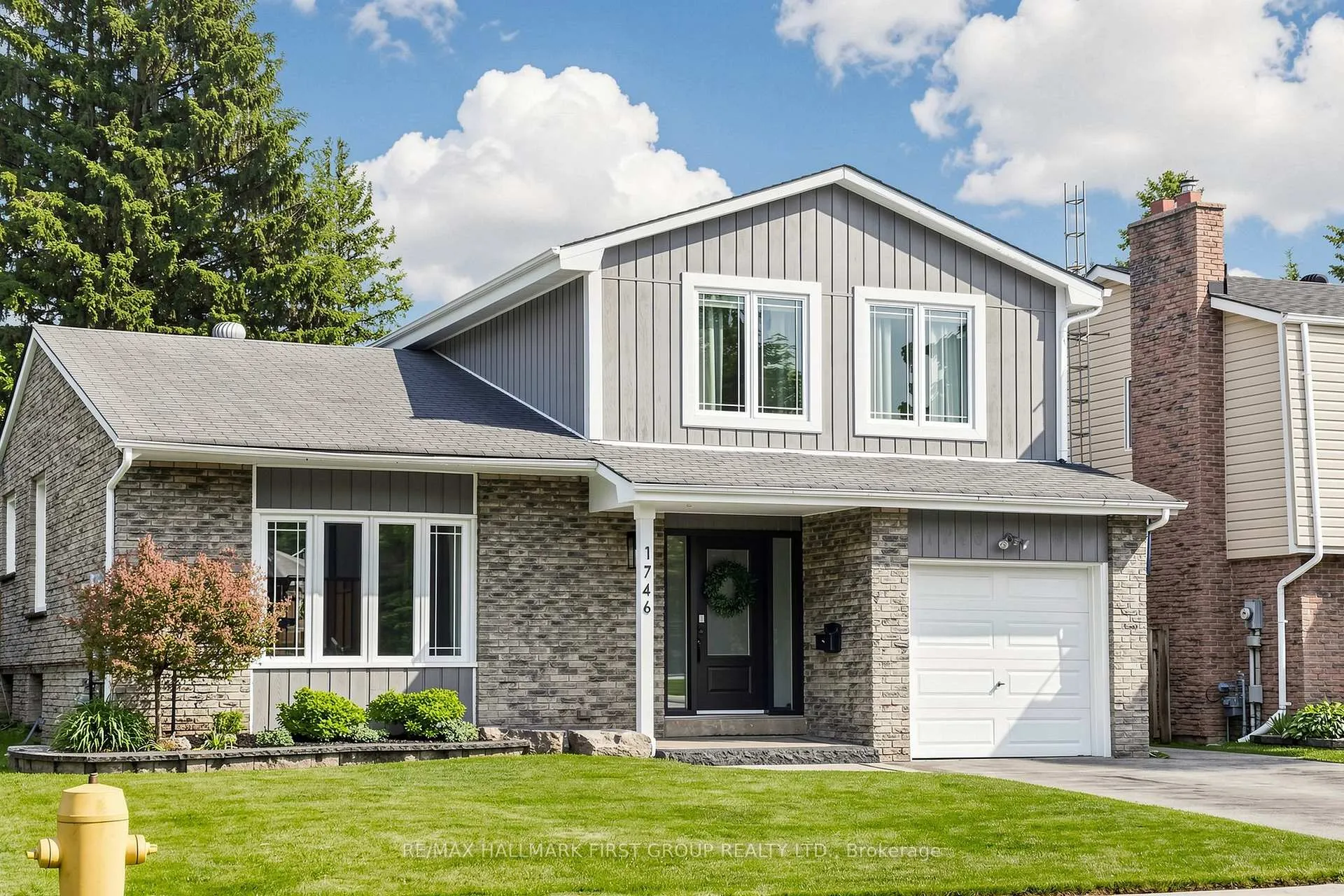 Photo 2 of 1746 Bronte Square, Pickering, Liverpool — HOMEH
