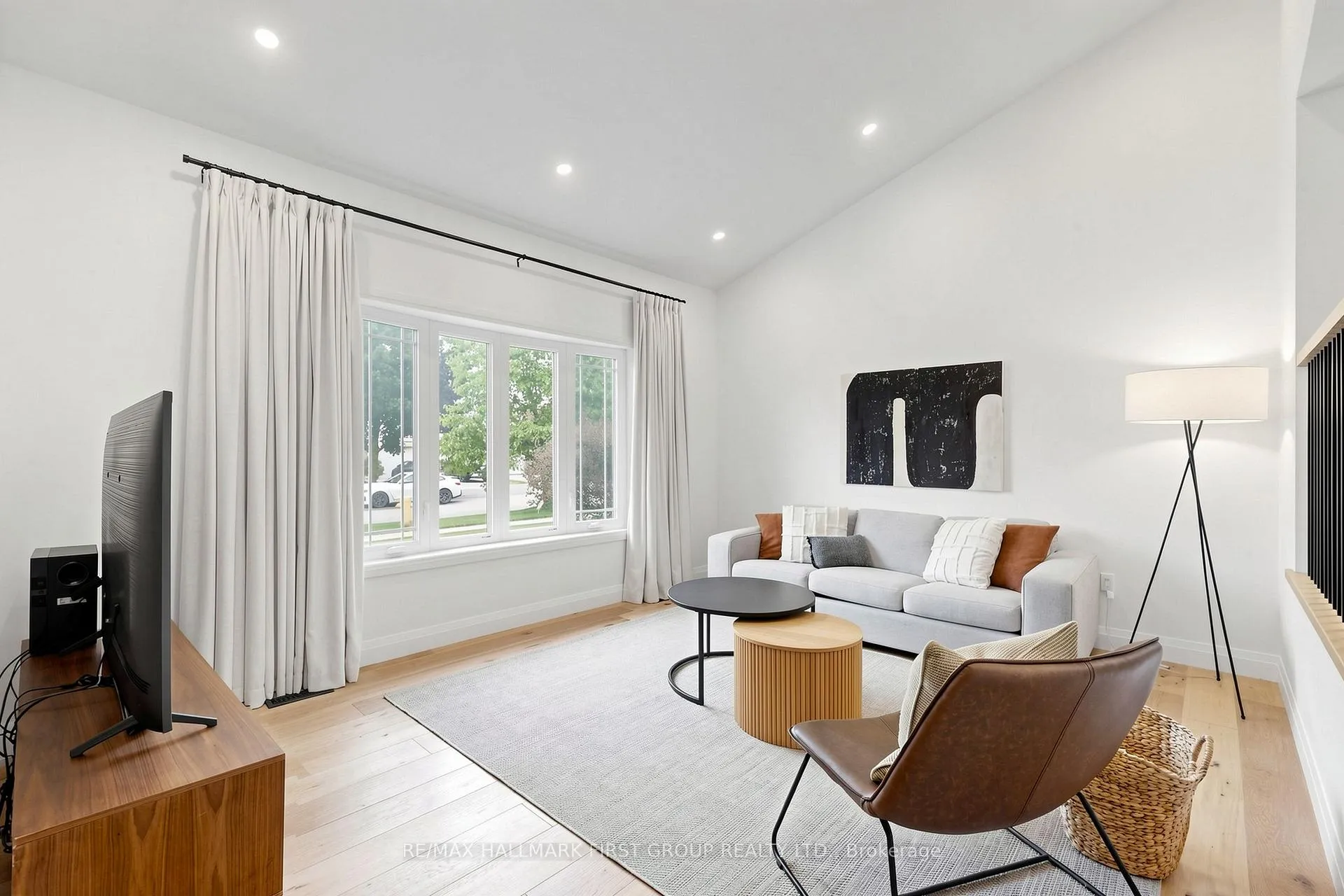 Photo 7 of 1746 Bronte Square, Pickering, Liverpool — HOMEH