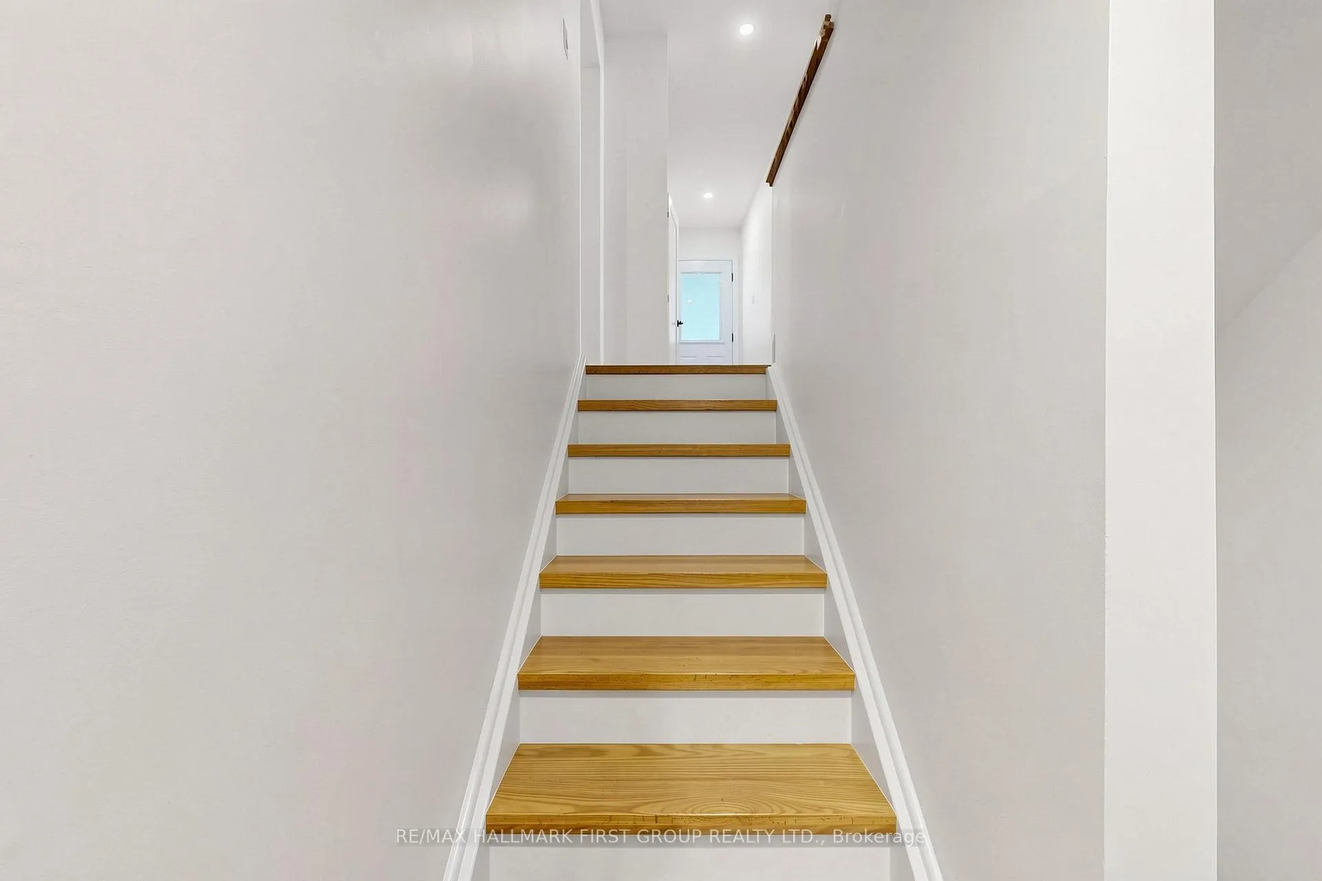 Photo 32 of 1746 Bronte Square, Pickering, Liverpool — HOMEH