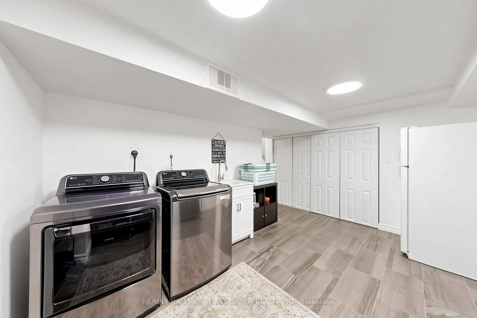 Photo 38 of 1746 Bronte Square, Pickering, Liverpool — HOMEH