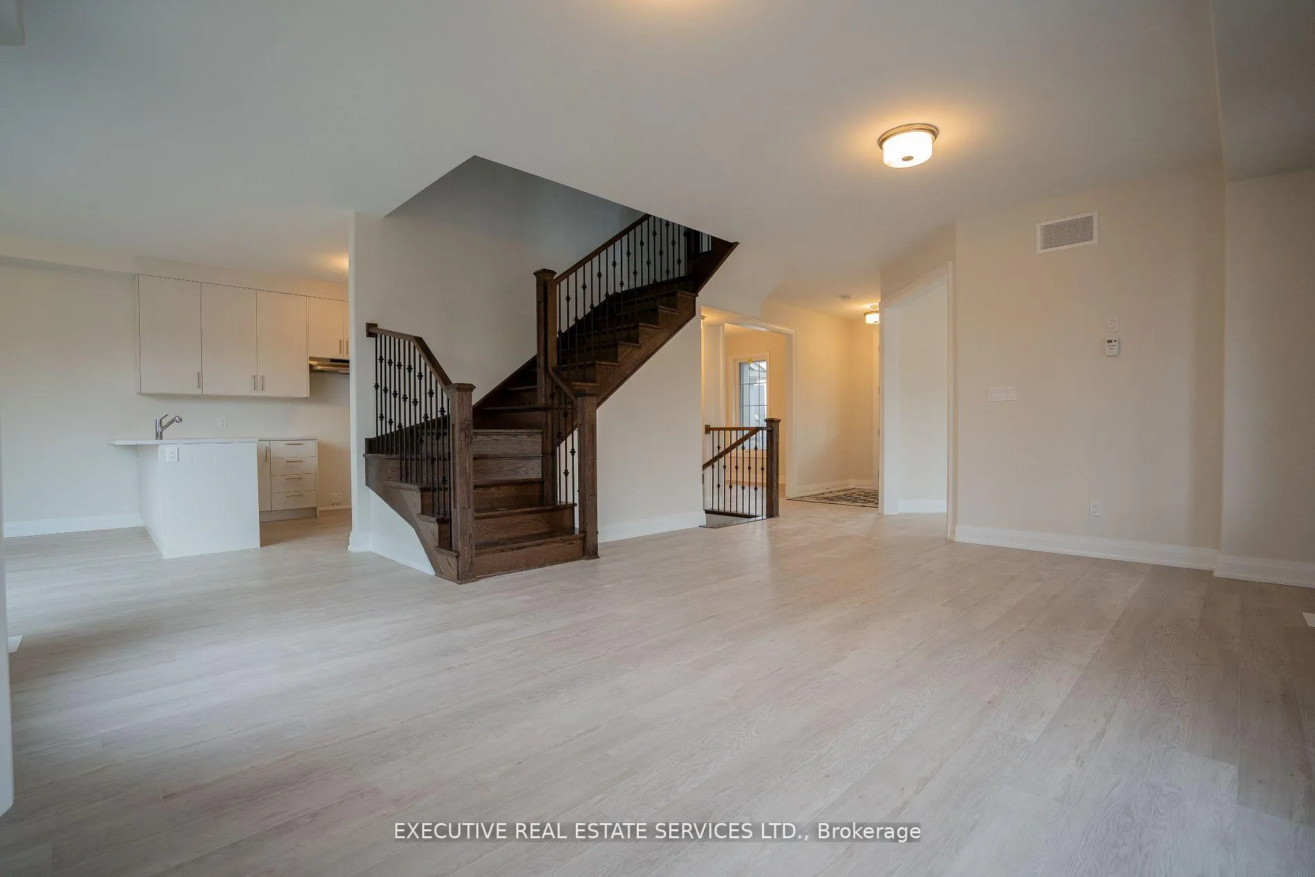 Photo 10 of 612 Wedlock Lane, Peterborough, Northcrest Ward 5 — HOMEH