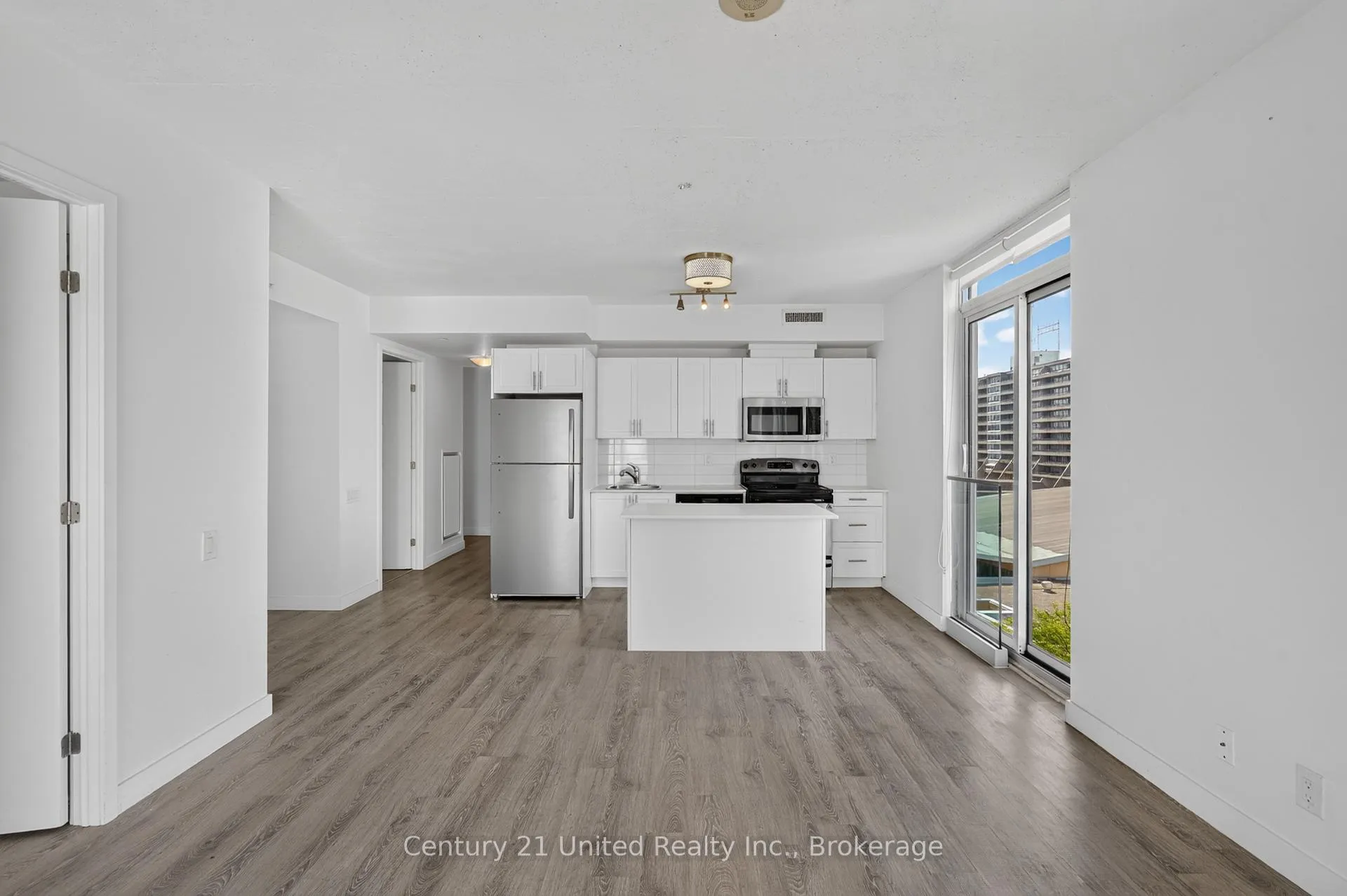 Photo 3 of Unit 606, 100 Bond Street E, Oshawa, O'Neill — HOMEH