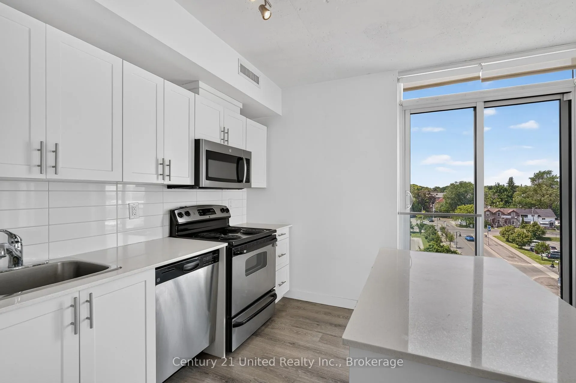 Photo 5 of Unit 606, 100 Bond Street E, Oshawa, O'Neill — HOMEH
