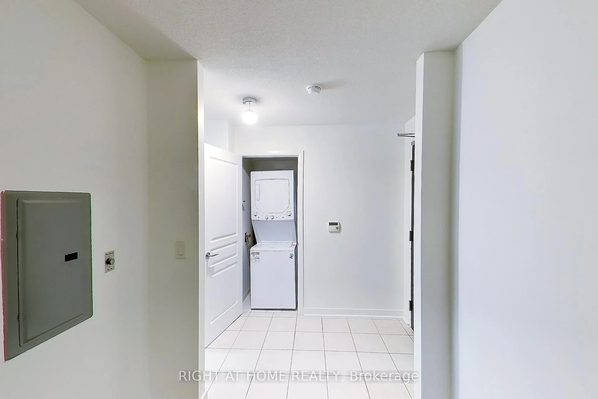 Photo 5 of Unit 1813, 18 Yonge Street, Toronto, Waterfront Communities — HOMEH
