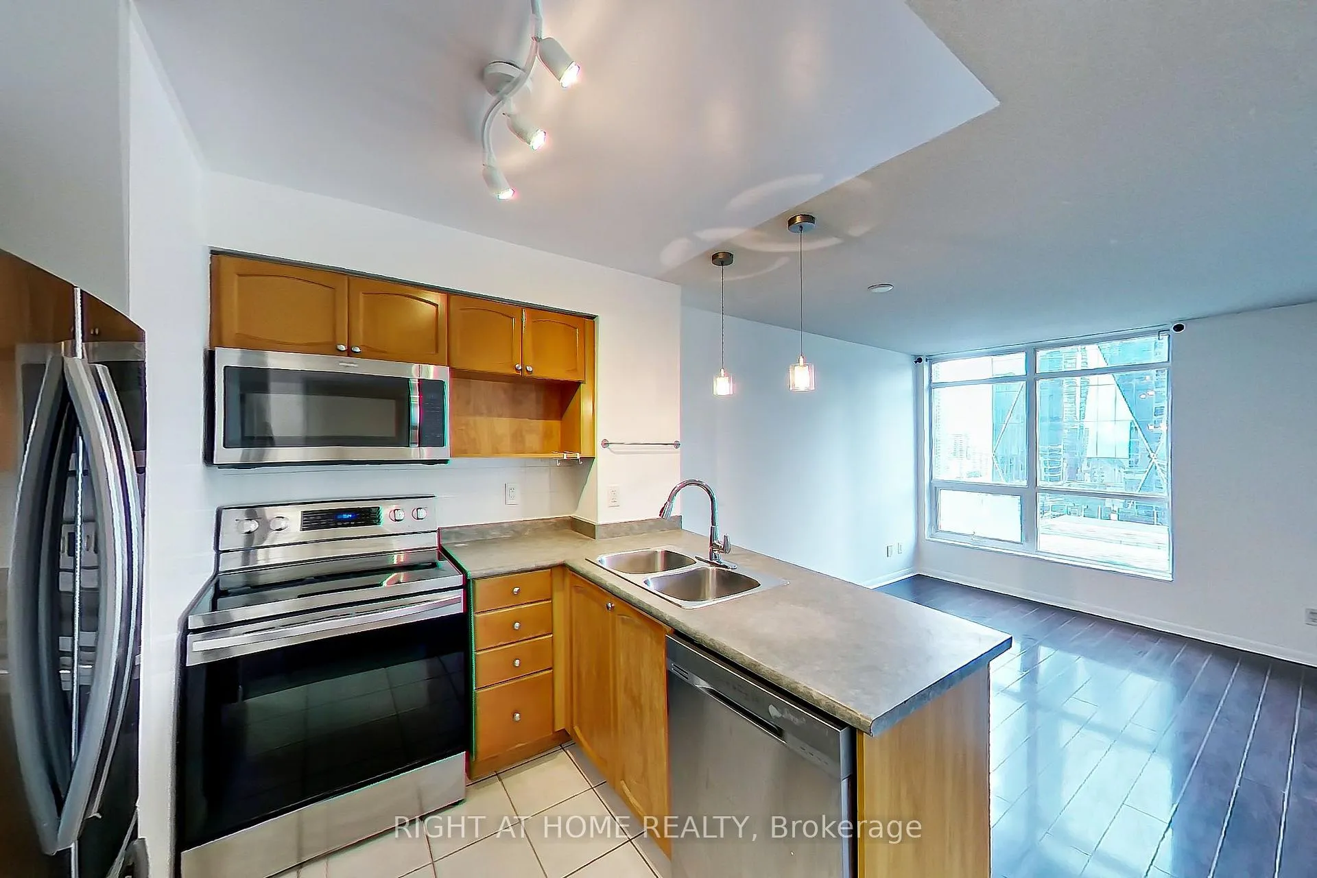 Photo 9 of Unit 1813, 18 Yonge Street, Toronto, Waterfront Communities — HOMEH