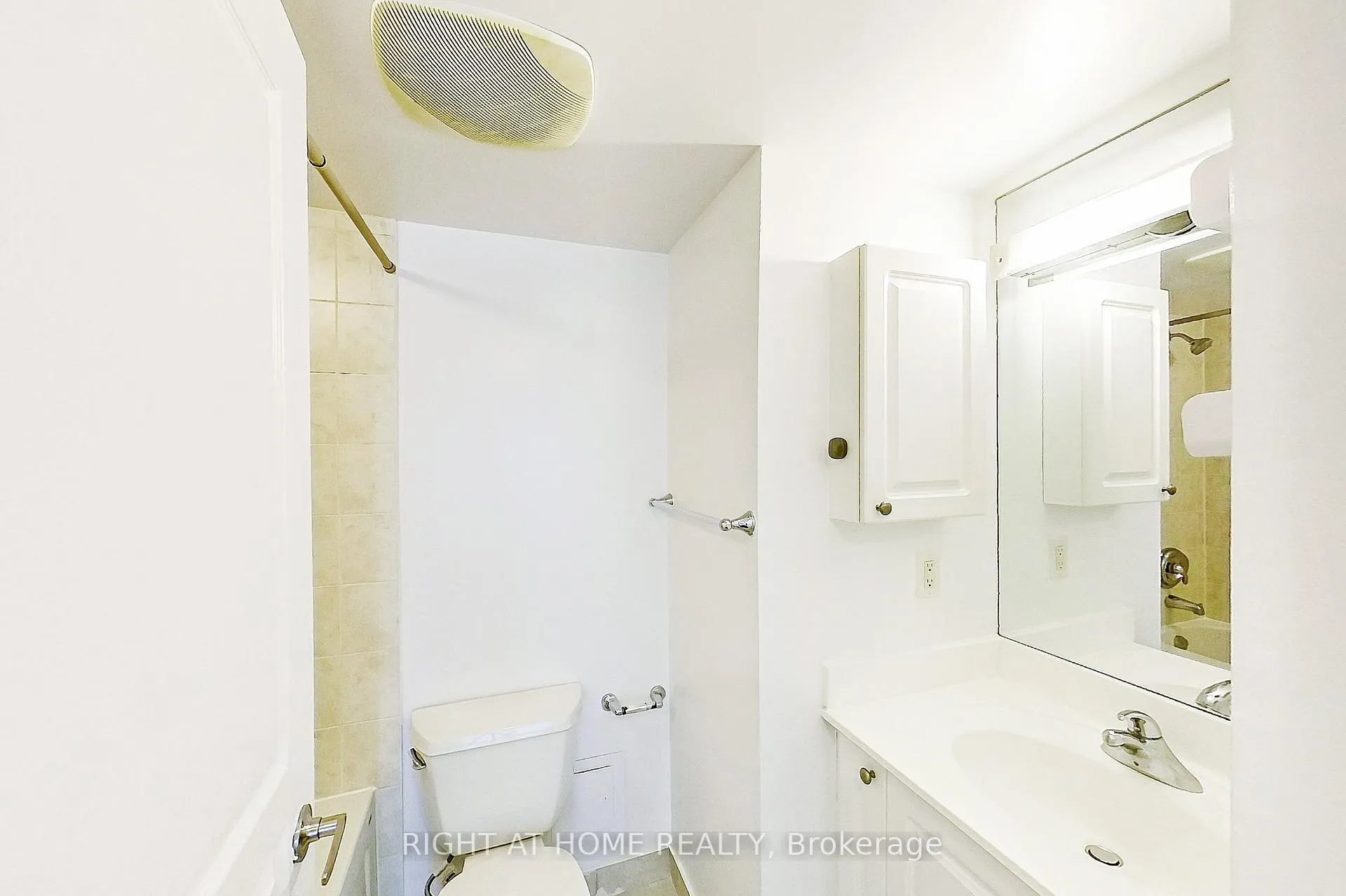 Photo 23 of Unit 1813, 18 Yonge Street, Toronto, Waterfront Communities — HOMEH