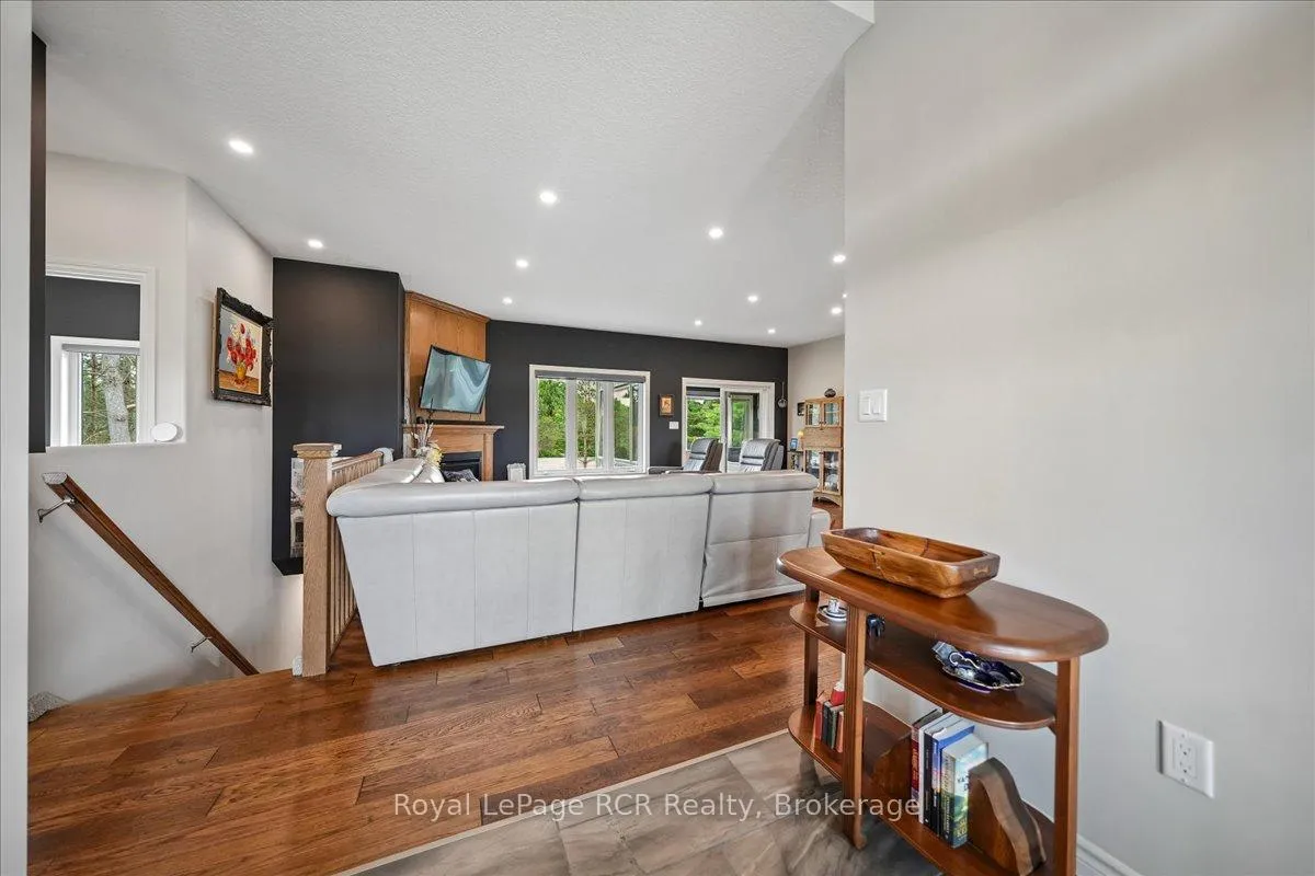 Photo 5 of 822760 Sideroad 1, Chatsworth — HOMEH