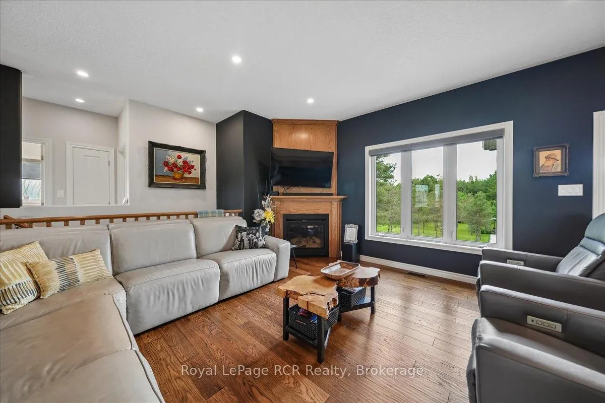 Photo 8 of 822760 Sideroad 1, Chatsworth — HOMEH