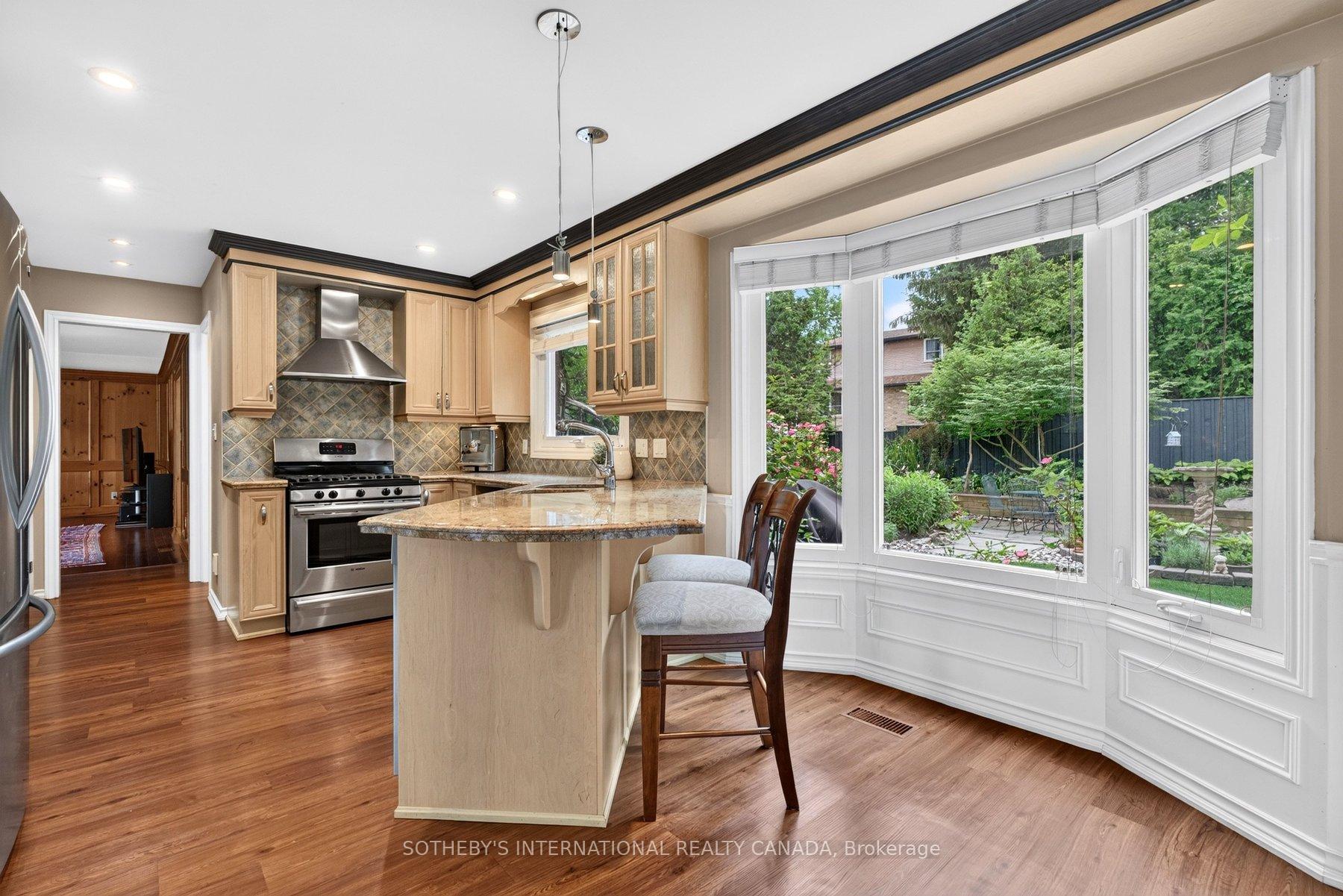 Photo 10 of 1952 Edenvale Crescent, Burlington, Tyandaga — HOMEH