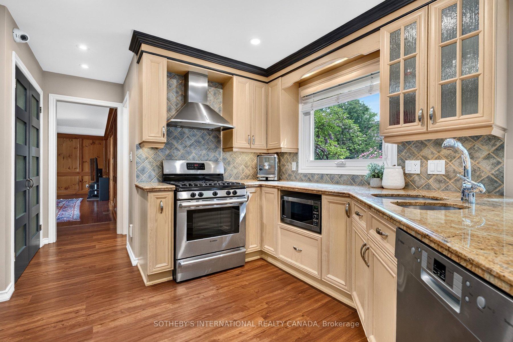 Photo 12 of 1952 Edenvale Crescent, Burlington, Tyandaga — HOMEH