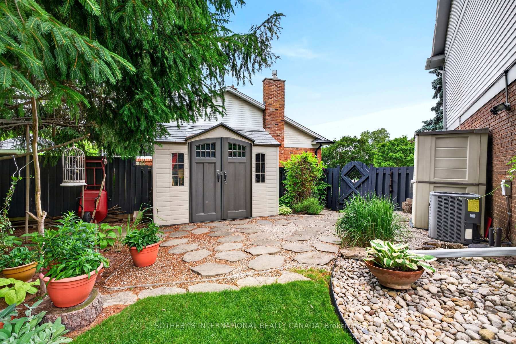 Photo 41 of 1952 Edenvale Crescent, Burlington, Tyandaga — HOMEH