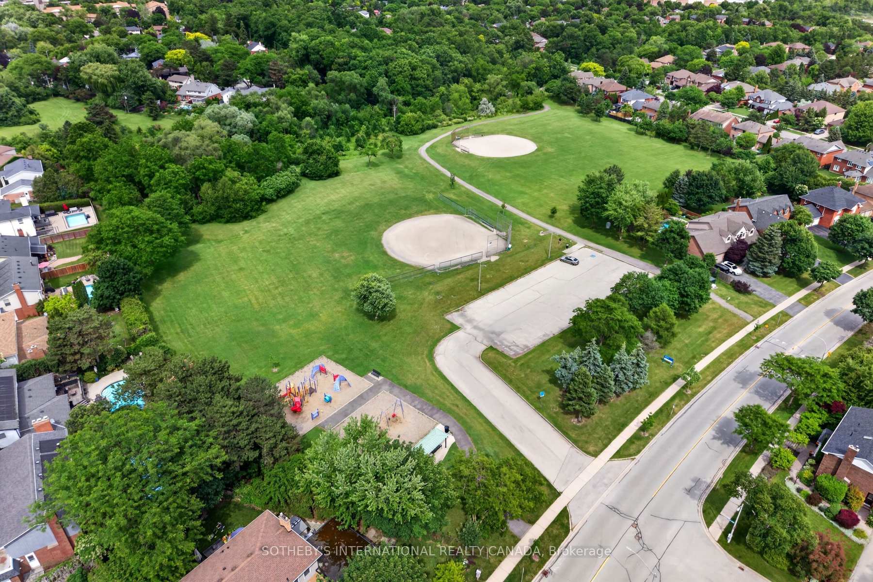 Photo 48 of 1952 Edenvale Crescent, Burlington, Tyandaga — HOMEH