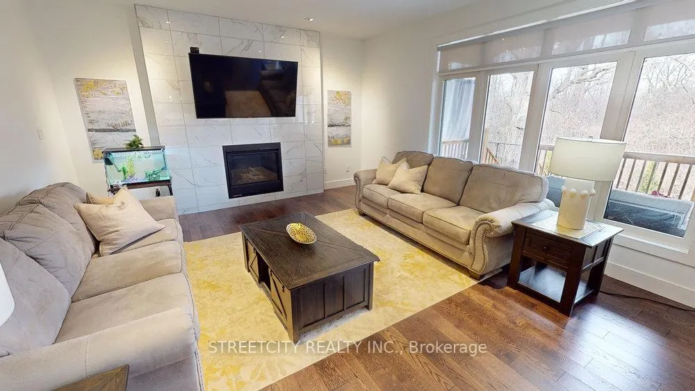 Photo 10 of 1345 Dyer Crescent, London, North S — HOMEH