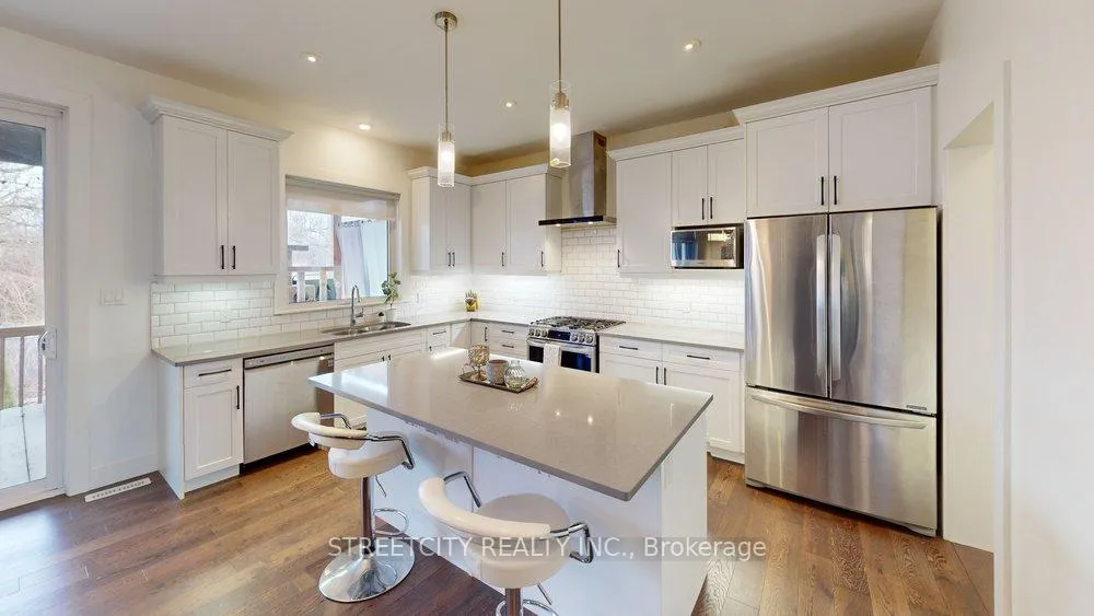 Photo 14 of 1345 Dyer Crescent, London, North S — HOMEH