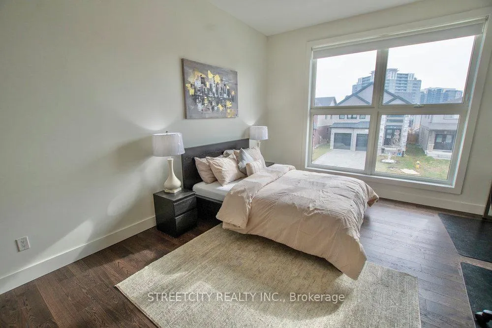 Photo 16 of 1345 Dyer Crescent, London, North S — HOMEH