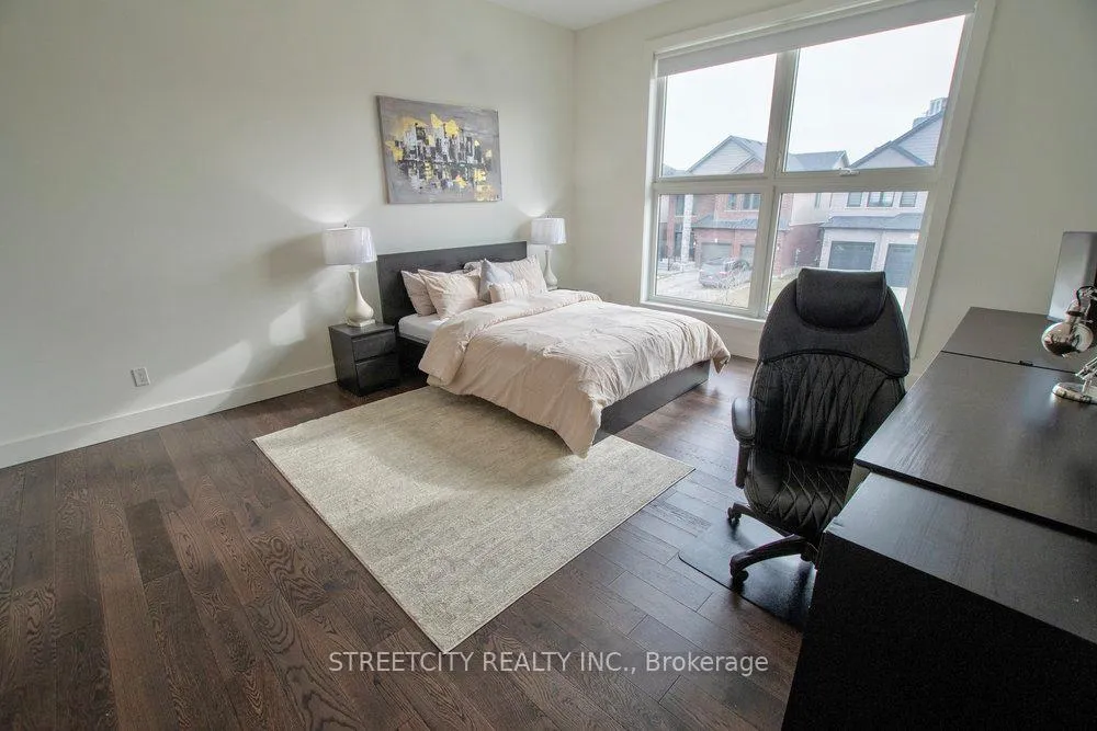 Photo 18 of 1345 Dyer Crescent, London, North S — HOMEH