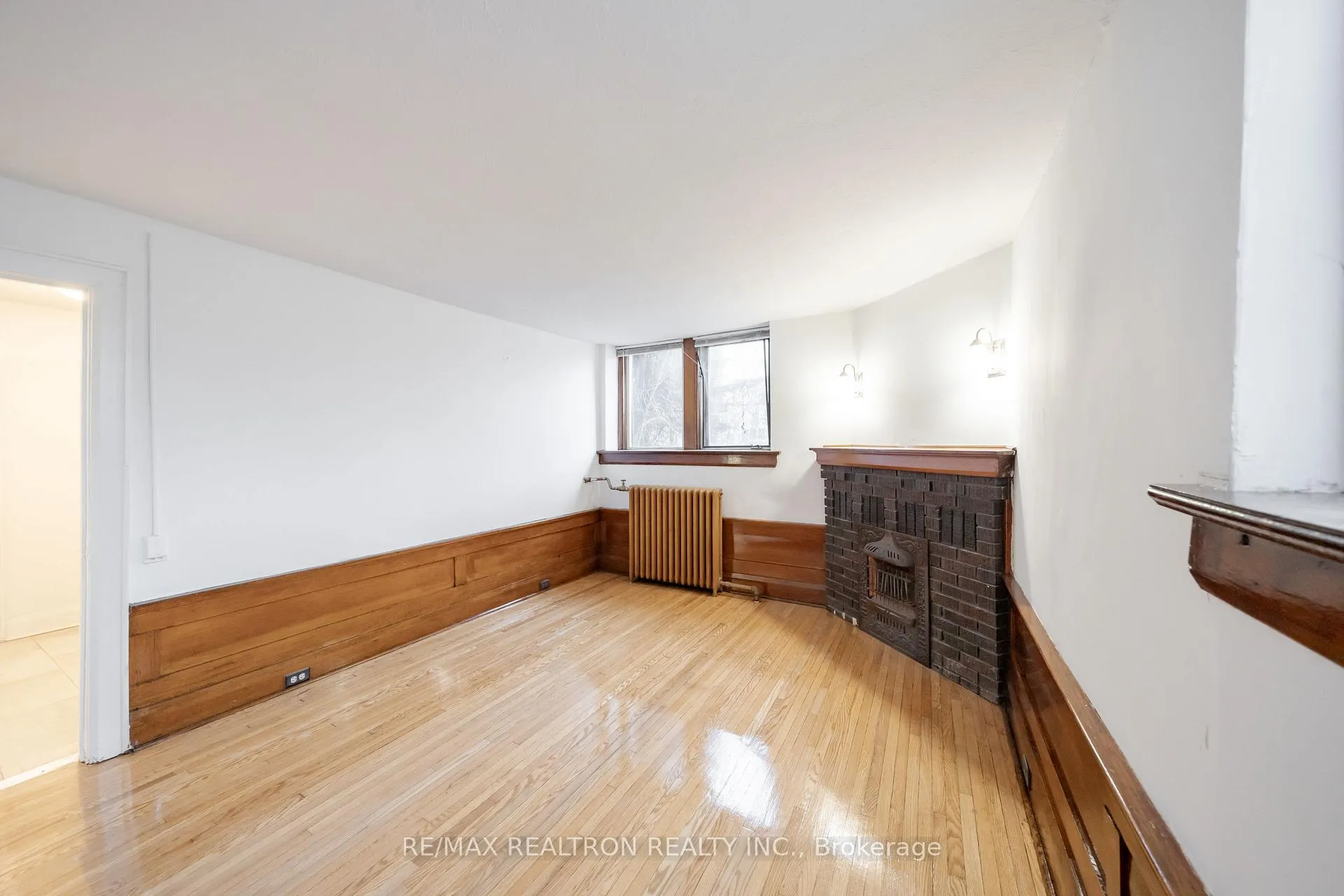 Photo 2 of Unit 58, 8 Kingston Road, Toronto, Woodbine Corridor — HOMEH