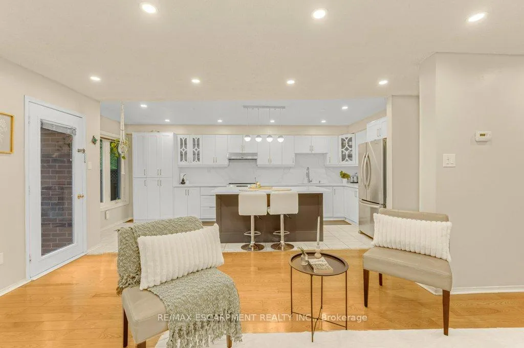 Photo 7 of 2597 Addingham Crescent, Oakville, Clearview — HOMEH