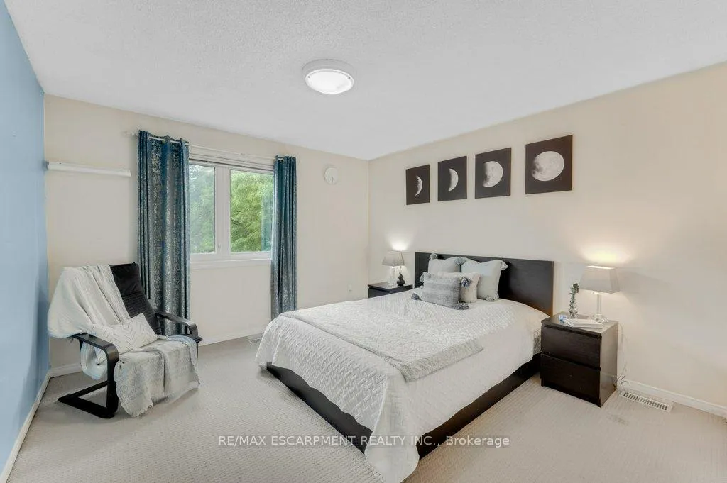 Photo 13 of 2597 Addingham Crescent, Oakville, Clearview — HOMEH