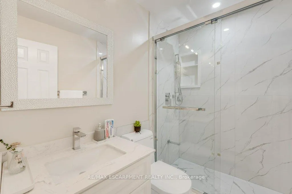 Photo 14 of 2597 Addingham Crescent, Oakville, Clearview — HOMEH