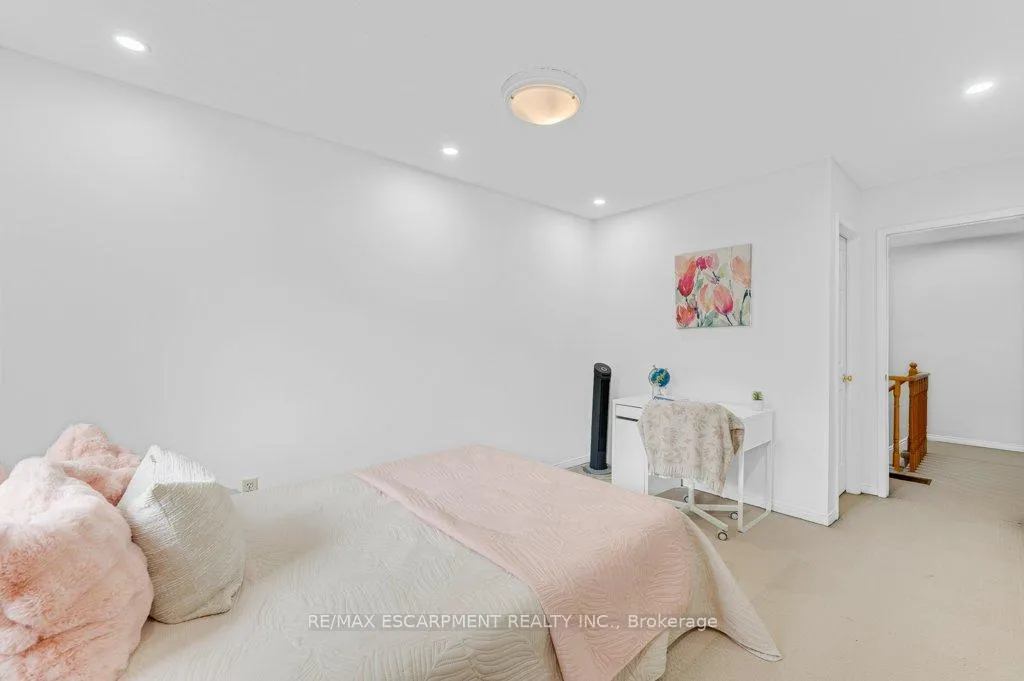 Photo 17 of 2597 Addingham Crescent, Oakville, Clearview — HOMEH