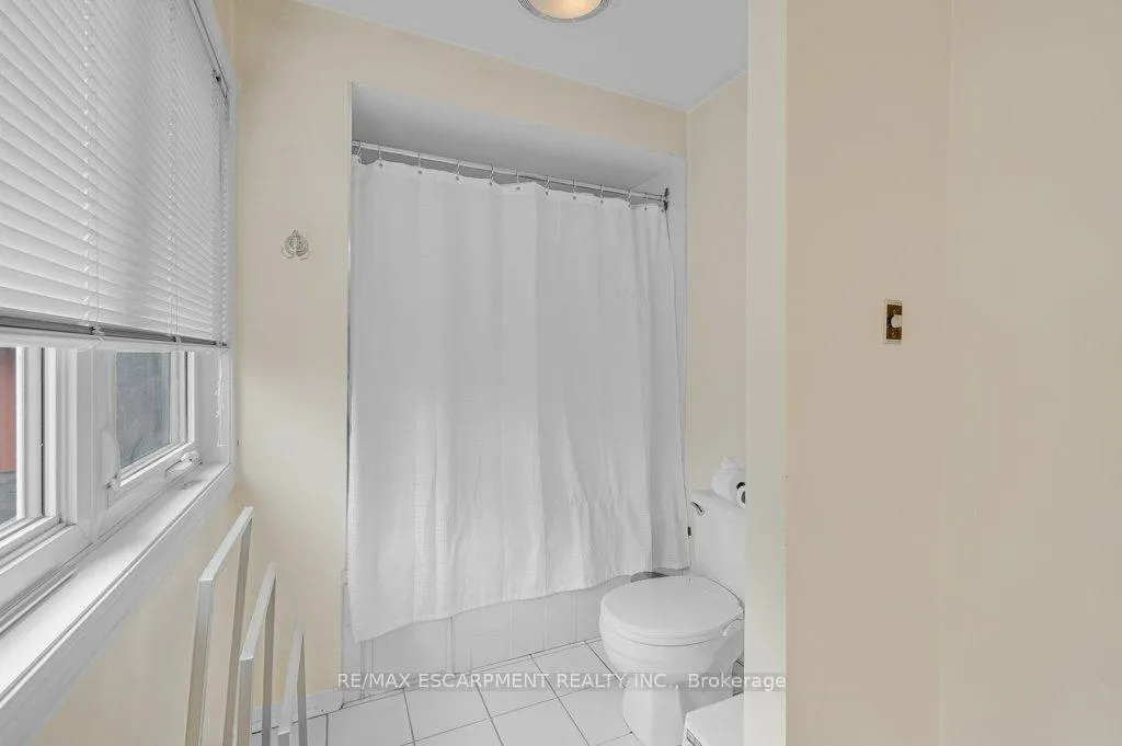 Photo 21 of 2597 Addingham Crescent, Oakville, Clearview — HOMEH