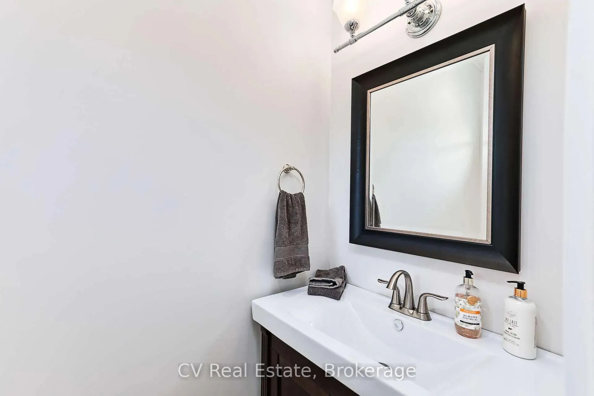 Photo 10 of 141 Snowbridge Way, Blue Mountains — HOMEH