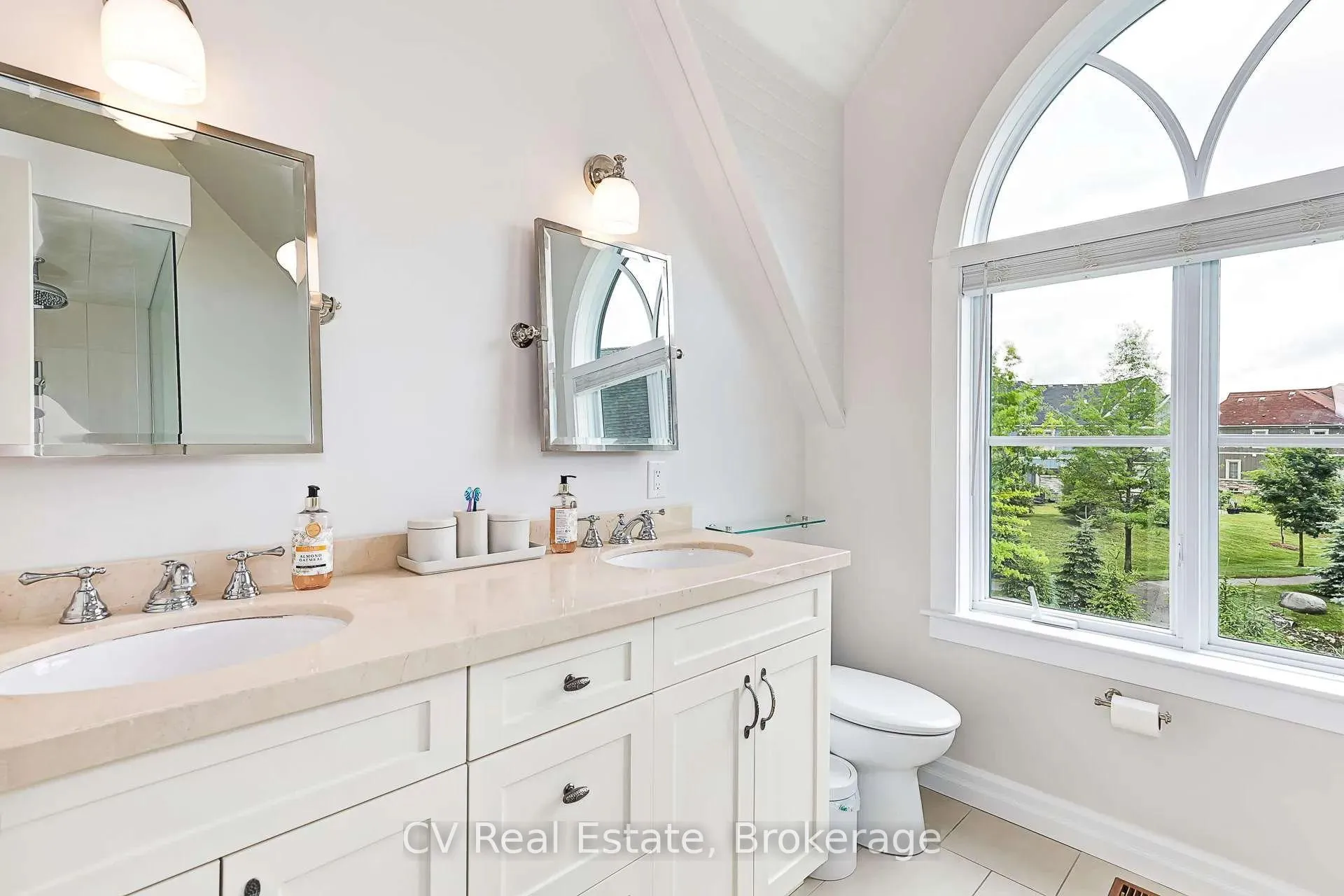 Photo 32 of 141 Snowbridge Way, Blue Mountains — HOMEH