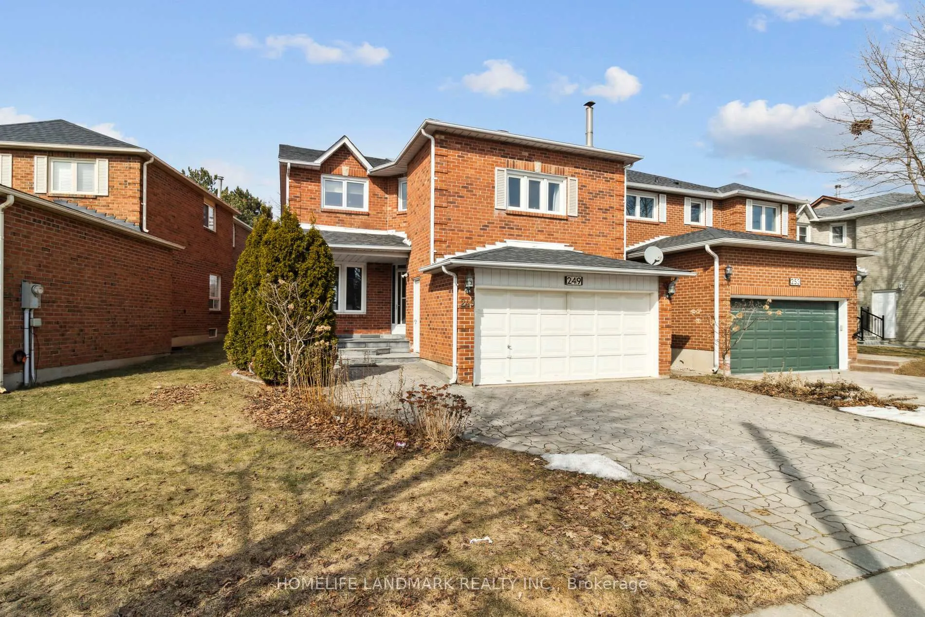 Photo 2 of 249 Charlton Avenue, Vaughan, Brownridge — HOMEH